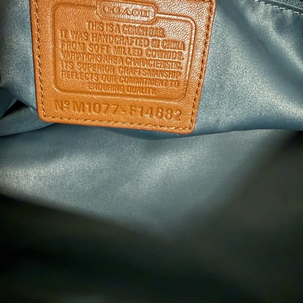 Coach Penelope Satchel - Picture 9 of 11